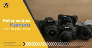 Rekomendasi kamera untuk fotografer pemula murah berkualitas empat kamera digital entry-level di atas meja kayu
