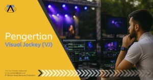 Operator Visual Jockey (VJ) event FOH sedang mengoperasikan software Resolume di area panggung outdoor dengan layar monitor, konser musik, dan lampu panggung berwarna-warni.